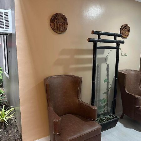 Aden Hotel マカティ エクステリア 写真