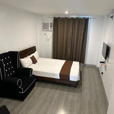 Aden Hotel マカティ エクステリア 写真