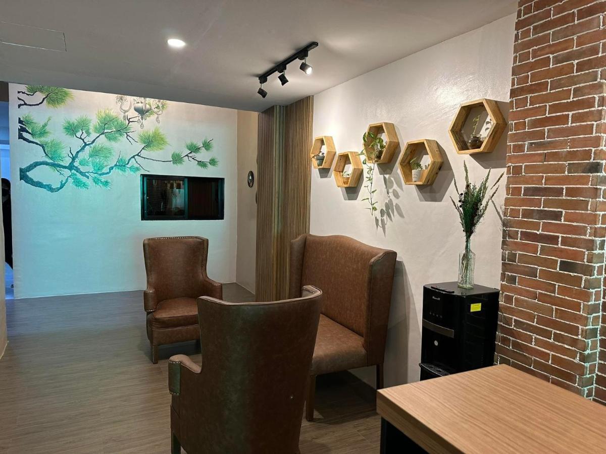 Aden Hotel マカティ エクステリア 写真