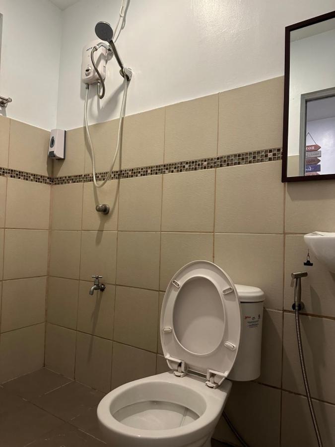 Aden Hotel マカティ エクステリア 写真